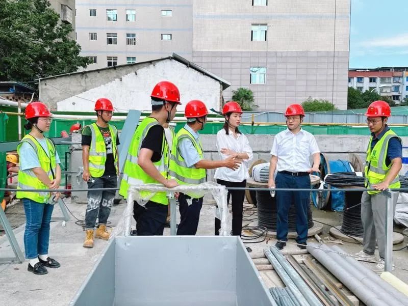 公司黨委書記、執(zhí)行董事朱軍一行到中江縣人民醫(yī)院建設(shè)項目檢查指導(dǎo)工作